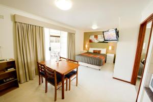 Gallery image of Redwood Manor Motel Apartments in Warrnambool