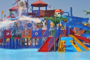 The swimming pool at or close to JAZ Neo Saraya Palms