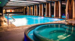Hồ bơi trong/gần Cityhome Downtown Suites & Spa