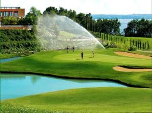 Golf v hotelu nebo okolí