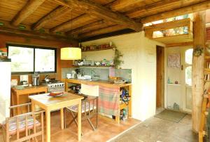 Kuchyň nebo kuchyňský kout v ubytování Casa Aguai