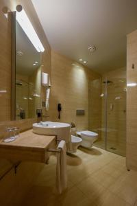 Koupelna v ubytování Sky Hotel Tirana