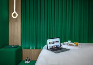 Μια τηλεόραση ή/και κέντρο ψυχαγωγίας στο Hôtel Odyssey