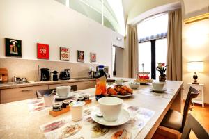 Coffee and tea making facilities at B&B al 19