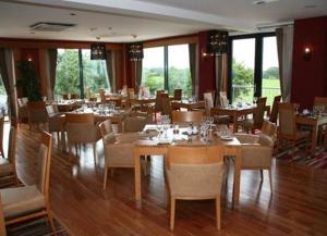 Restoran või mõni muu söögikoht majutusasutuses Upton Court Hotel