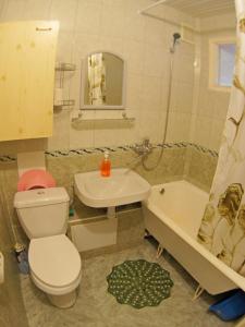 Ванная комната в Уютная квартира у моря в лучшем районе Светлана