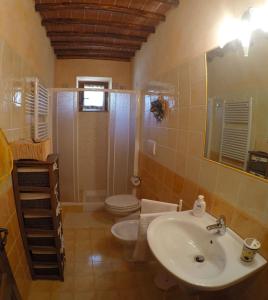 A bathroom at Massimo House