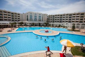 Bazén v ubytování El Mouradi El Menzah nebo v jeho okolí