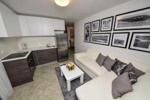 Kuchnia lub aneks kuchenny w obiekcie Sunset Deluxe Villa