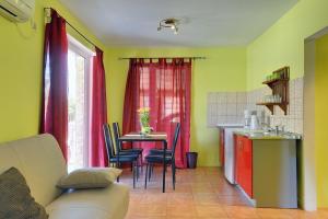 Köök või kööginurk majutusasutuses Apartments Puntica