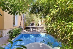 Bassein majutusasutuses Apartments Puntica või selle lähedal