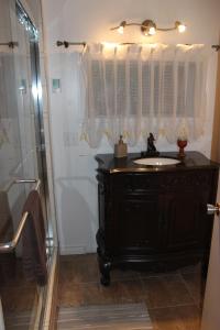 A bathroom at Chalet Le Sainte-Flore