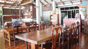 Restoran või mõni muu söögikoht majutusasutuses Big Fish Resort Koh Tao