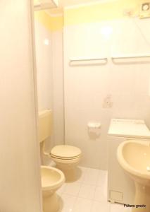 A bathroom at Residence Eleonora