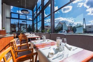Restoran atau tempat lain untuk makan di Qubus Hotel Zielona Góra