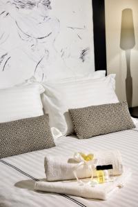 A bed or beds in a room at ALTIUS LODGE by K&K