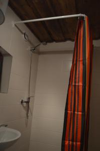 Kupatilo u objektu Riia 10, 2-bedroom apartment - 2 big beds 1 extra bed-parking free