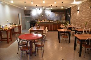 Restaurace v ubytování Pousada Quati