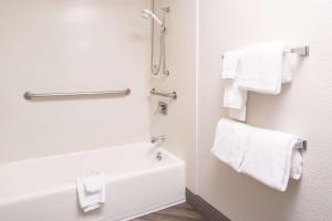 Gallery image of Motel 6-Brampton, ON - Toronto in Brampton