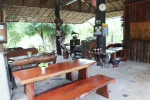 Εστιατόριο ή άλλο μέρος για φαγητό στο Baandin Rimnum Resort