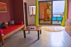 Bazén v ubytování Hôtel Sarimanok nebo v jeho okolí