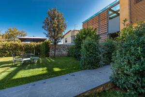 Κήπος έξω από το Le Scuole B&B - by ColleMassari Hospitality