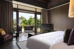 TV a/nebo společenská místnost v ubytování The Anvaya Beach Resort Bali
