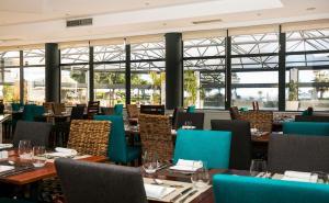 Uma área de estar em Hotel Pestana Cascais Ocean & Conference Aparthotel
