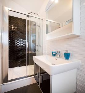 Pavao Apartments tesisinde bir banyo