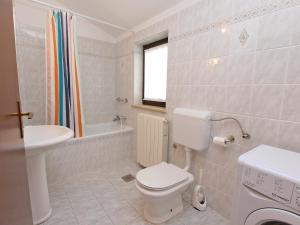 Koupelna v ubytování Apartments Slavica 590