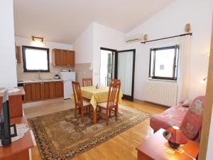 Kuchyň nebo kuchyňský kout v ubytování Apartments Slavica 590