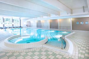 Bazén v ubytování Hapimag Ferienwohnungen Binz nebo v jeho okolí