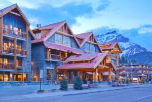 Üldine mäevaade või majutusasutusest Moose Hotel and Suites pildistatud vaade