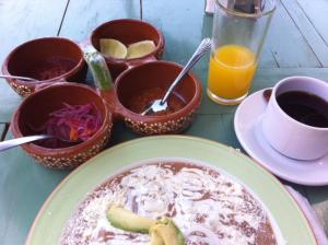 Opsi sarapan yang tersedia untuk tamu di Hotel Calli Quetzalcoatl