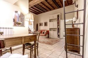 Gallery image of Palazzo Farnese Historical Home in Rome