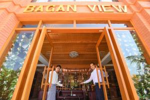 Gestir sem dvelja á Bagan View Hotel