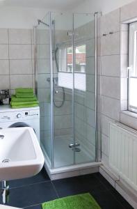 Baðherbergi á 3 Seiten Ferienwohnung +14 myndir