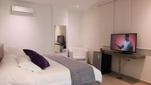 Μια τηλεόραση ή/και κέντρο ψυχαγωγίας στο BGA Hotel