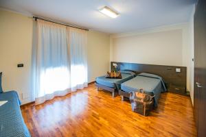 Posezení v ubytování Draconerium Hotel + 37 fotografií