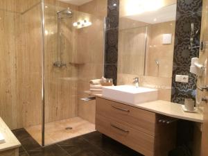 Zdjęcie z galerii obiektu Haus Alp Deluxe w Langenfeld +21 zdjęć