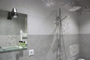 A bathroom at Hotel Gergeti