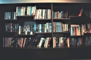 Biblioteka nakvynės namuose