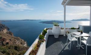 Gallery image of Kastro Suites in Fira