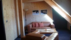 Posezení v ubytování Krakonošova Dílna "WOODHAUS"
