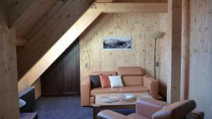 Posezení v ubytování Krakonošova Dílna "WOODHAUS"