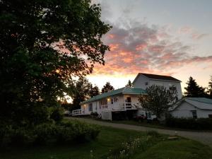 Byggingin sem gistiheimilið er í