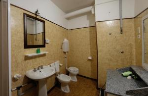 Et badeværelse på Albergo La Montanara