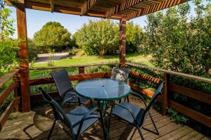 Κήπος έξω από το נופי הבשן - חדרי אירוח מושלמים לזוגות ומשפחות בלהבות הבשן