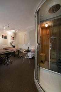 Ένα μπάνιο στο Hanoi Center Silk Premium Hotel & Spa & Travel
