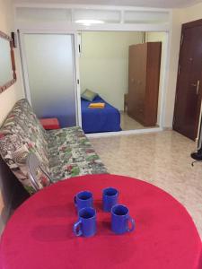 Łóżko lub łóżka w pokoju w obiekcie STUDIO Gerona Playmon Virginia